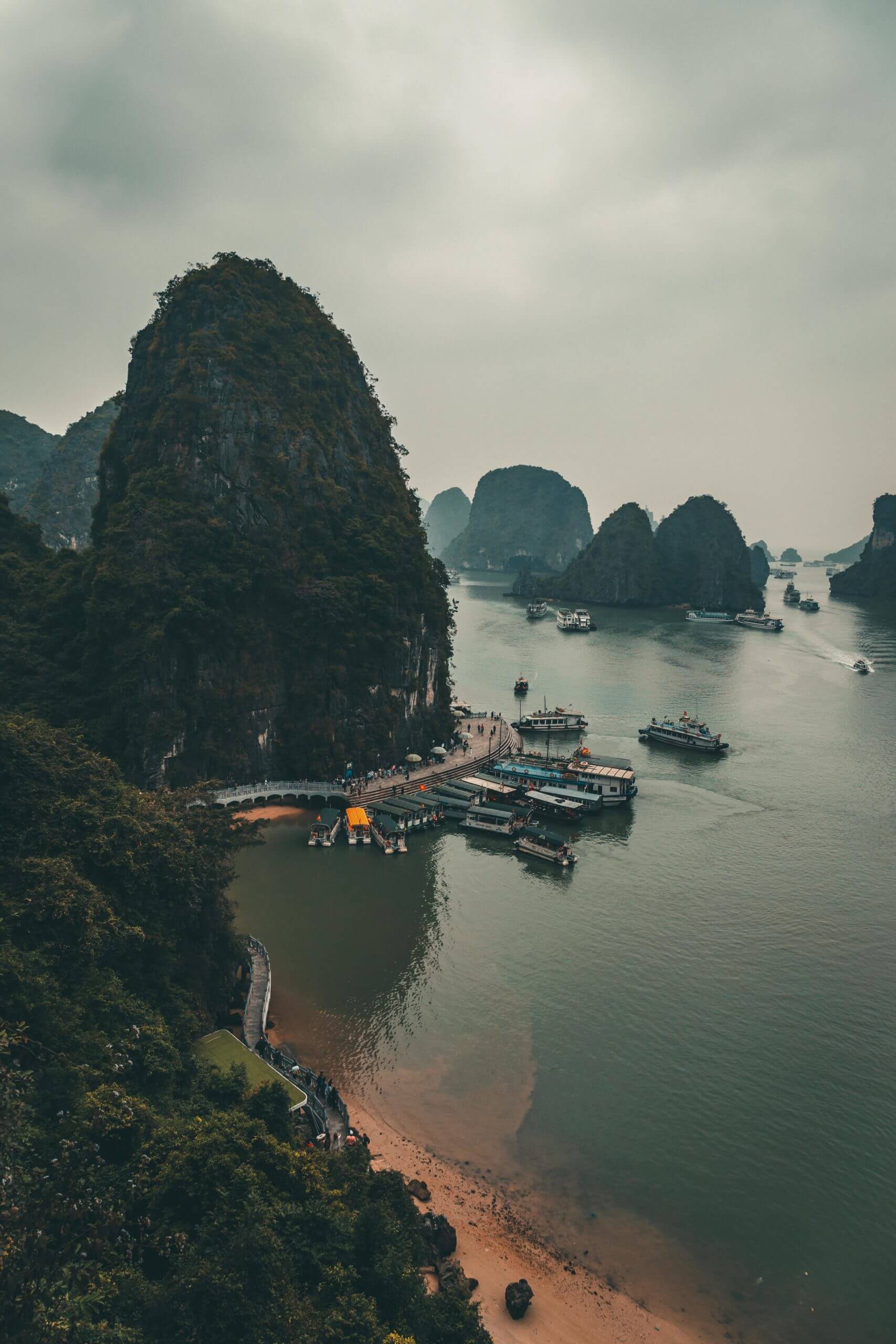 Halong_Bay_181227-_MG_3792-scaled-1