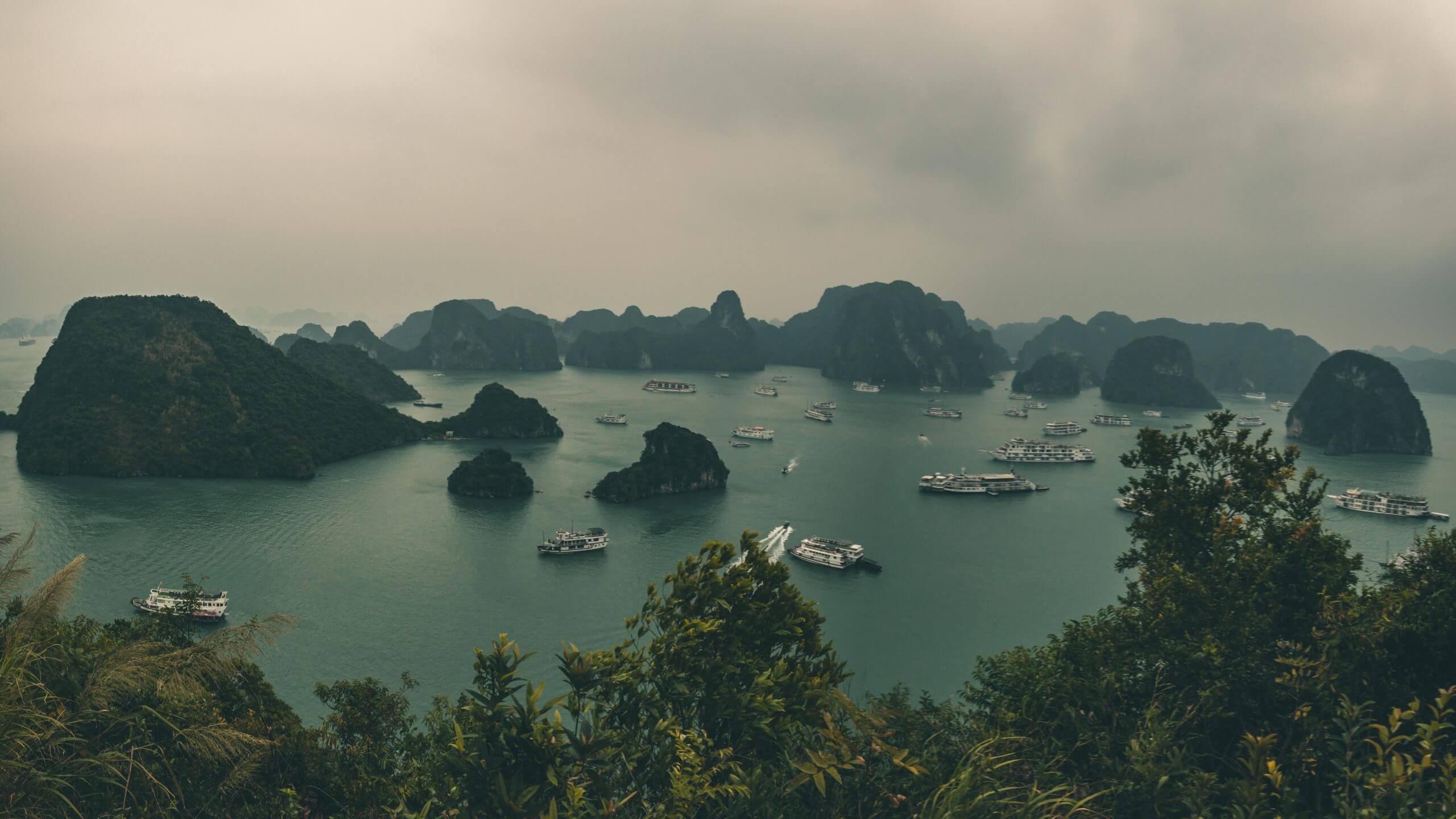 Halong_Bay_181228-_MG_3871-Bearbeitet-scaled-1