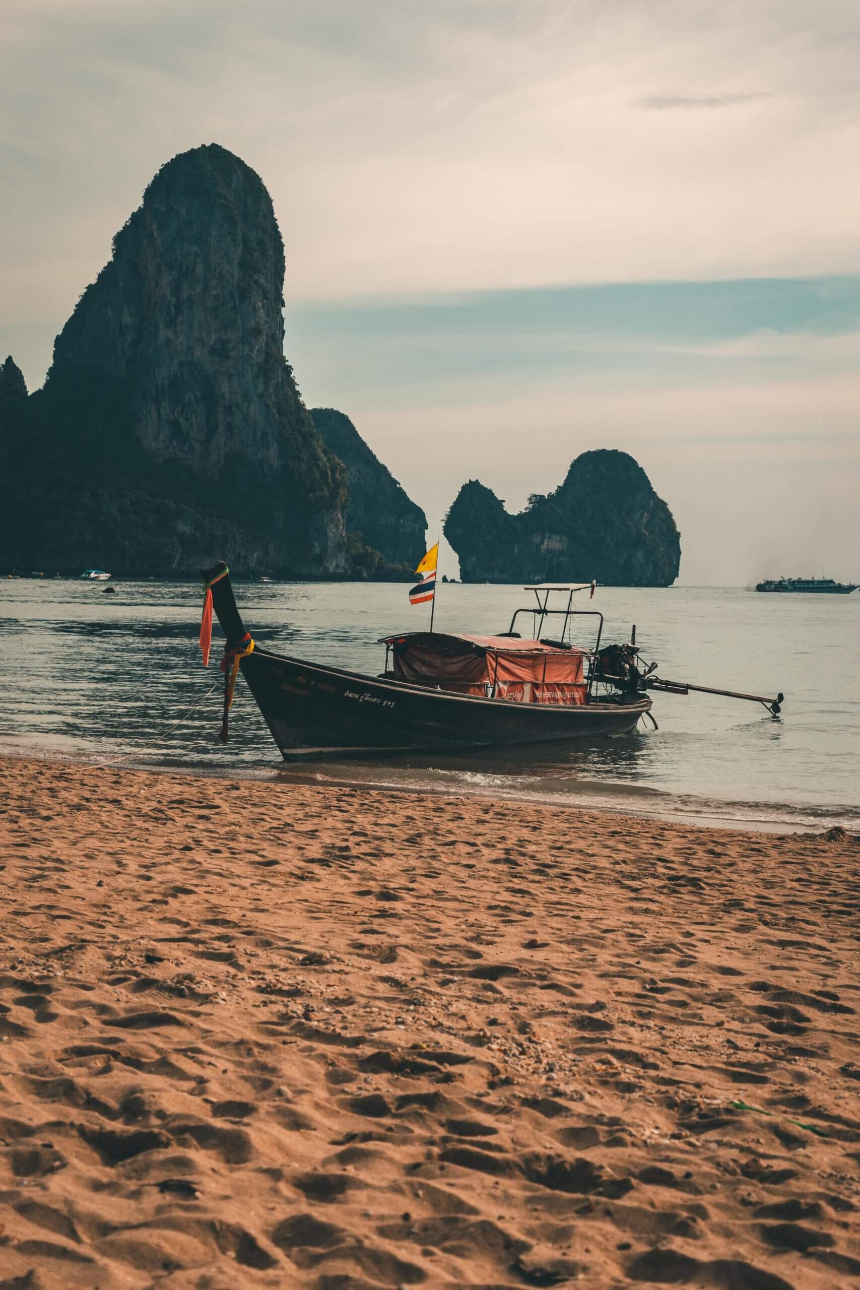 Halong_Bay_190101-_MG_4343-scaled-1